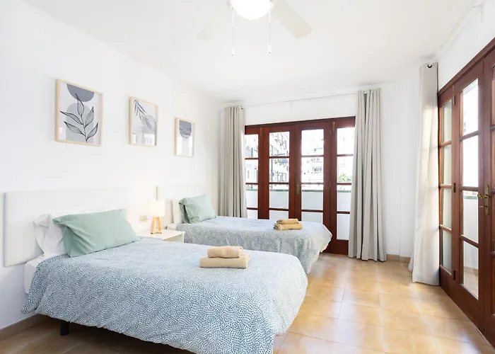 Home2book Stylish Apt, Near Cristianos *