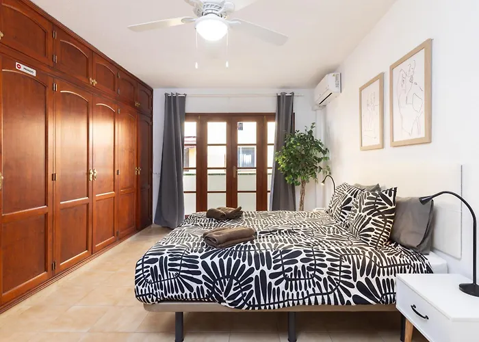 Home2book Stylish Apt, Near Cristianos